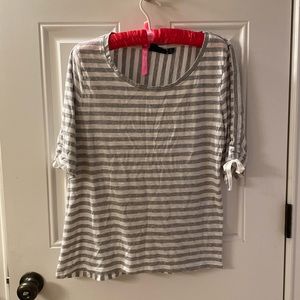 Onque grey and white stripe pull over shirt